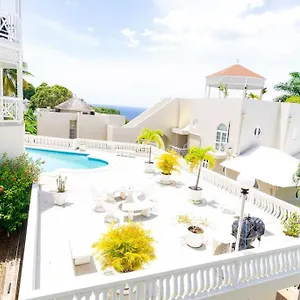 Coastal Bliss -oceanview 2-bedroom In The Heart Of Town , Ocho Rios Jamaica
