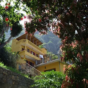 Casa Cavoquinho Bed & Breakfast